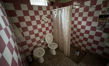 Casa con 2 Dptos a terminar