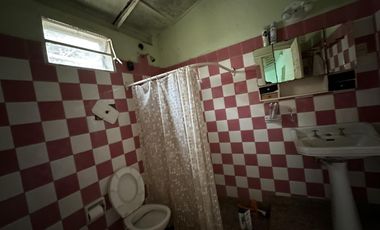 Casa con 2 Dptos a terminar