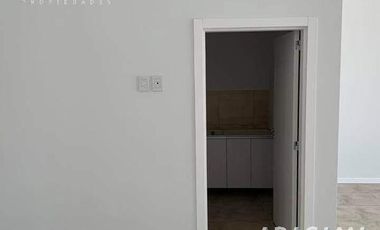 Local en VENTA en Complejo Cabral - Canning.