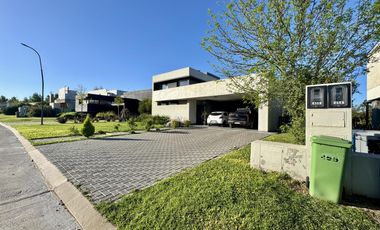 Venta-Casa en San Sebastián