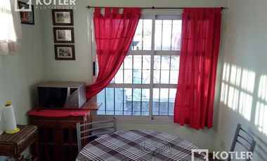 Venta - Hermoso Chalet de 5 dormitorios, fondo libre y quincho.