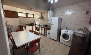 Oportunidad PH pasillo 4 ambientes planta baja, 3 dormitorios y patio en Lomas de Zamora Oeste