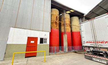 Excelente Deposito Nave Industrial de 8100 mts cub Parque Industrial Lanus