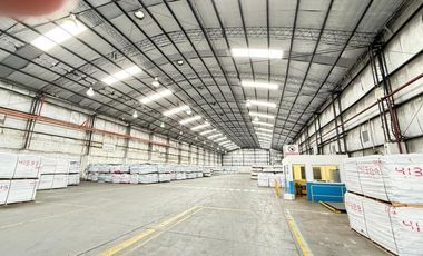 Excelente Deposito Nave Industrial de 8100 mts cub Parque Industrial Lanus