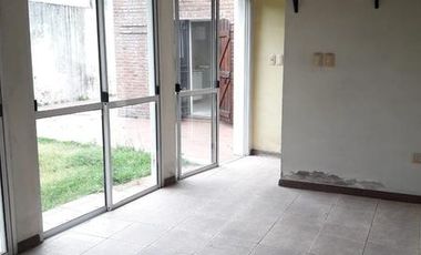 Casa de 3 amb en Temperley Este.