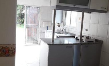 Casa de 3 amb en Temperley Este.