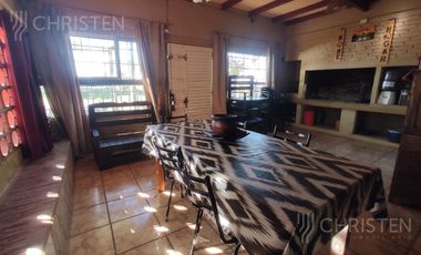 Venta Casaquinta sobre el rio cuenta con 2 habitaciones Arroyo Leyes