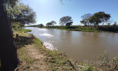 Venta Casaquinta sobre el rio cuenta con 2 habitaciones Arroyo Leyes