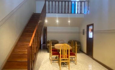 Chalet en Colinas De Peralta Ramos con quincho y parque