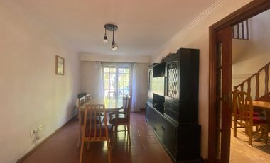 Chalet en Colinas De Peralta Ramos con quincho y parque