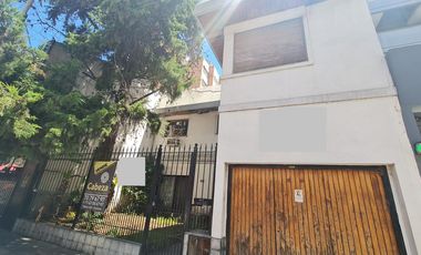 CASA EN VENTA PARA USO COMERCIAL - QUILMES CENTRO - PLAZA CONESA