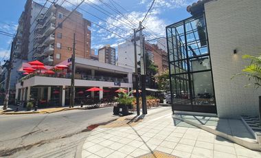 CASA EN VENTA PARA USO COMERCIAL - QUILMES CENTRO - PLAZA CONESA