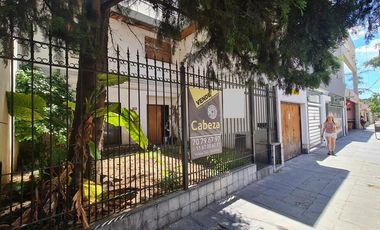 CASA EN VENTA PARA USO COMERCIAL - QUILMES CENTRO - PLAZA CONESA