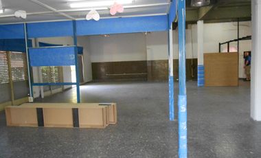 Venta Galpón/Local en Ramos Mejia en 2 Plantas con Renta Activa