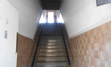 Venta Galpón/Local en Ramos Mejia en 2 Plantas con Renta Activa