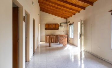 Casa en venta en Salvador Maria, Lobos