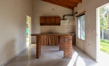 Casa en venta en Salvador Maria, Lobos