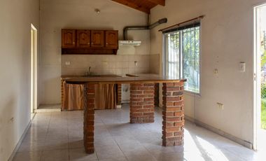 Casa en venta en Salvador Maria, Lobos