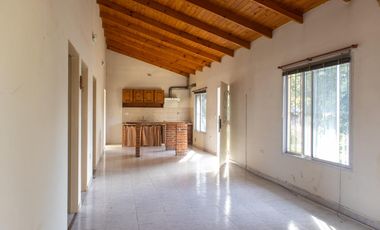 Casa en venta en Salvador Maria, Lobos