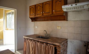 Casa en venta en Salvador Maria, Lobos