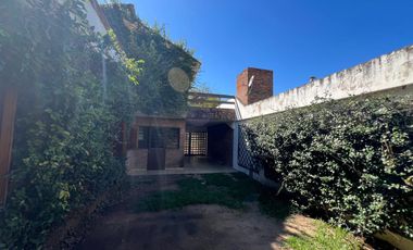 URCA - Casa Esquina - 3D   Escritorio y Terraza!