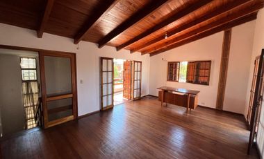 URCA - Casa Esquina - 3D   Escritorio y Terraza!