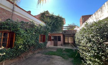URCA - Casa Esquina - 3D   Escritorio y Terraza!