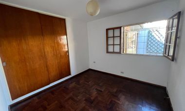 URCA - Casa Esquina - 3D   Escritorio y Terraza!