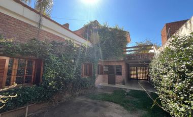URCA - Casa Esquina - 3D   Escritorio y Terraza!