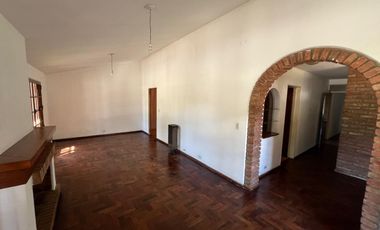 URCA - Casa Esquina - 3D   Escritorio y Terraza!