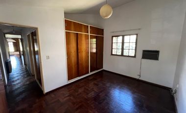 URCA - Casa Esquina - 3D   Escritorio y Terraza!