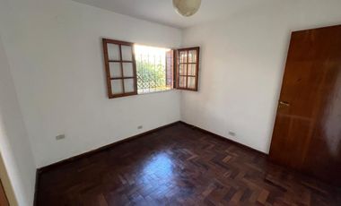 URCA - Casa Esquina - 3D   Escritorio y Terraza!