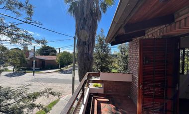 URCA - Casa Esquina - 3D   Escritorio y Terraza!
