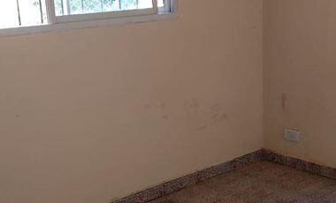 Departamento/ PH  3 ambientes en  Castelar Norte