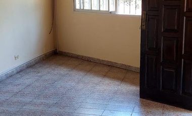 Departamento/ PH  3 ambientes en  Castelar Norte
