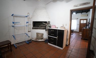 Oportunidad! Casa en inmejorable zona de Adrogué