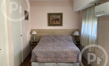 Gran casa en VENTA a metros de Boulevard Pellegrini con patio verde