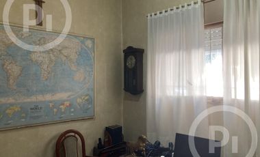 Gran casa en VENTA a metros de Boulevard Pellegrini con patio verde