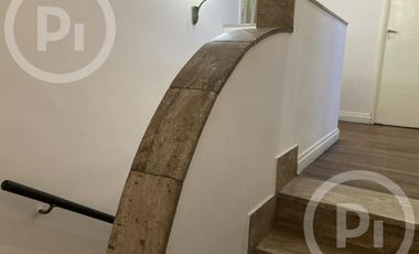 Gran casa en VENTA a metros de Boulevard Pellegrini con patio verde