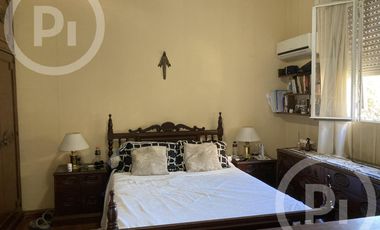 Gran casa en VENTA a metros de Boulevard Pellegrini con patio verde