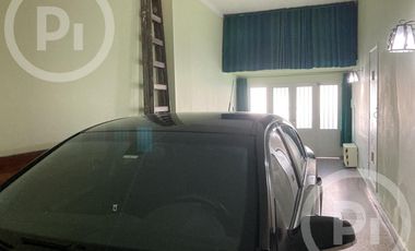 Gran casa en VENTA a metros de Boulevard Pellegrini con patio verde