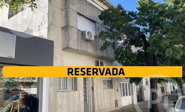 Gran casa en VENTA a metros de Boulevard Pellegrini con patio verde