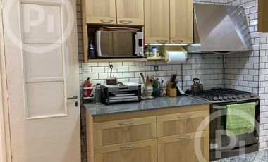 Gran casa en VENTA a metros de Boulevard Pellegrini con patio verde