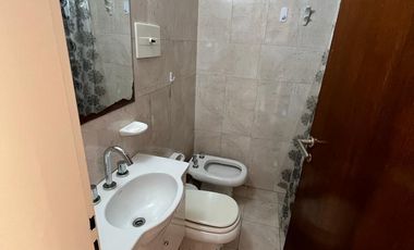 Departamento de dos dormitorios, dos baños, cocina comedor. Todo amoblado