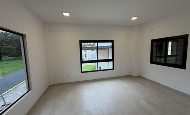 Alquiler Excelente Nave Industrial 1380m2 Parque Industrial Platanos