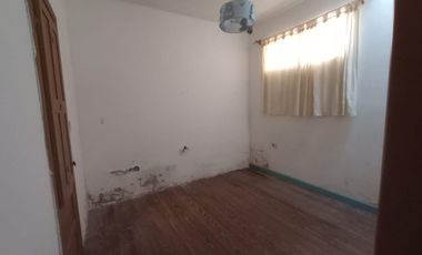 Venta  de Casa  S/Lote 8.66x43.30Mts  en Caseros  Ideal Destino Comercial