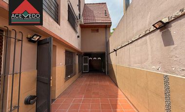 Casa de 4 ambientes en Saenz al 1000