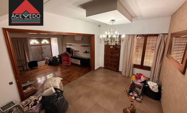 Casa de 4 ambientes en Saenz al 1000
