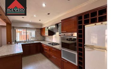 Casa de 4 ambientes en Saenz al 1000