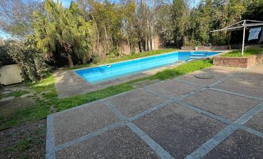 Excelente Casa Céntrica en Chiclana y Uruguay